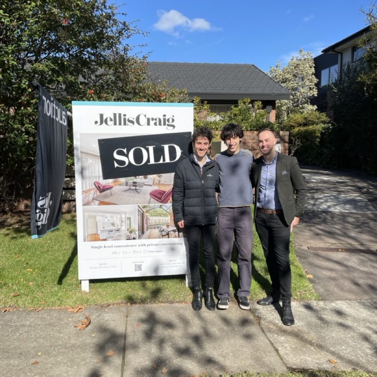 Tomii_Buyers_Agents_1594 2 Large